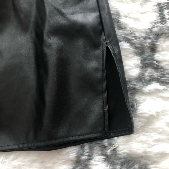 black pleather skirt - Picture 2 of 5